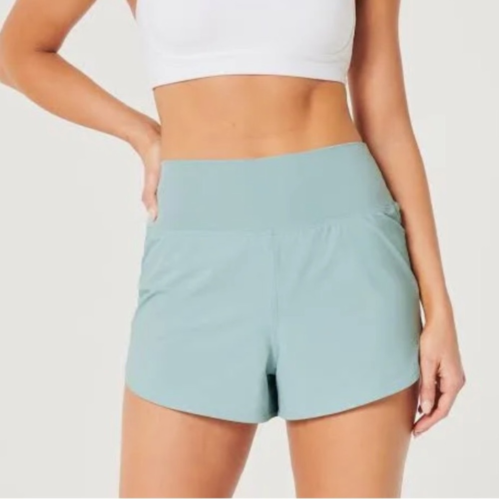 NWT GILLY HICKS ACTIVE RUNNING SHORTS